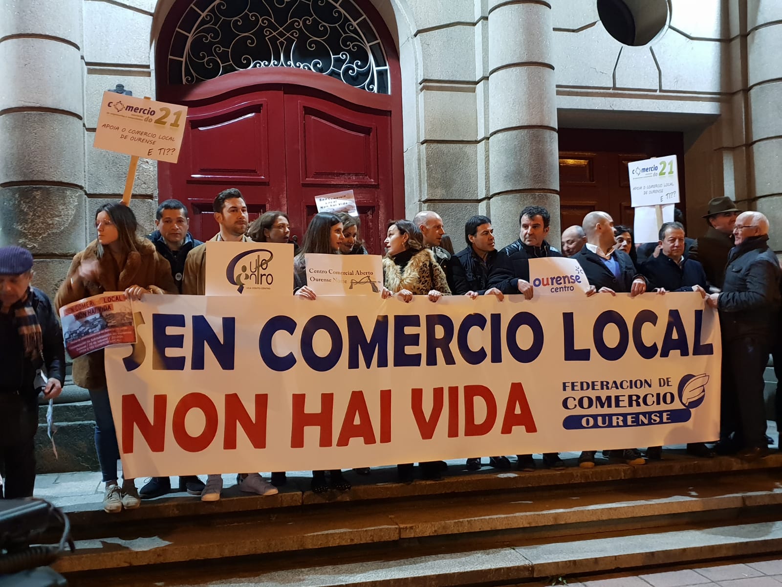 Manifestación ourense apoyo al comercio local