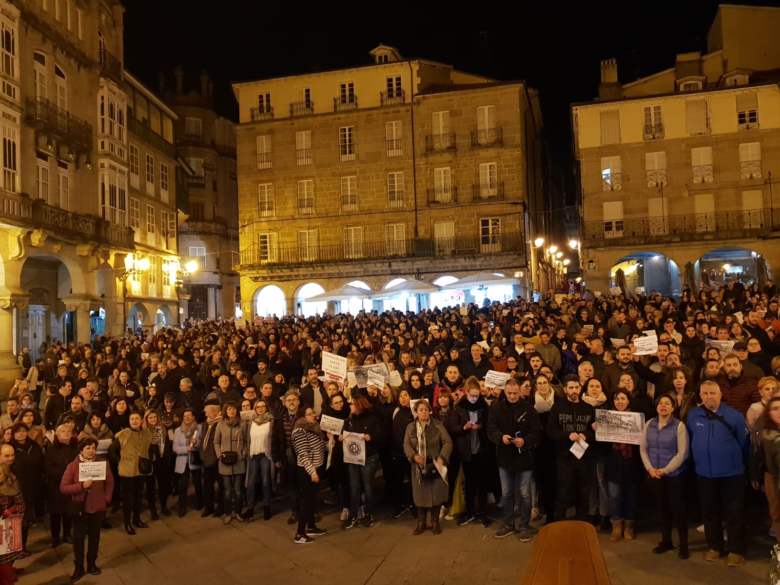 Manifestación ourense apoyo al comercio local