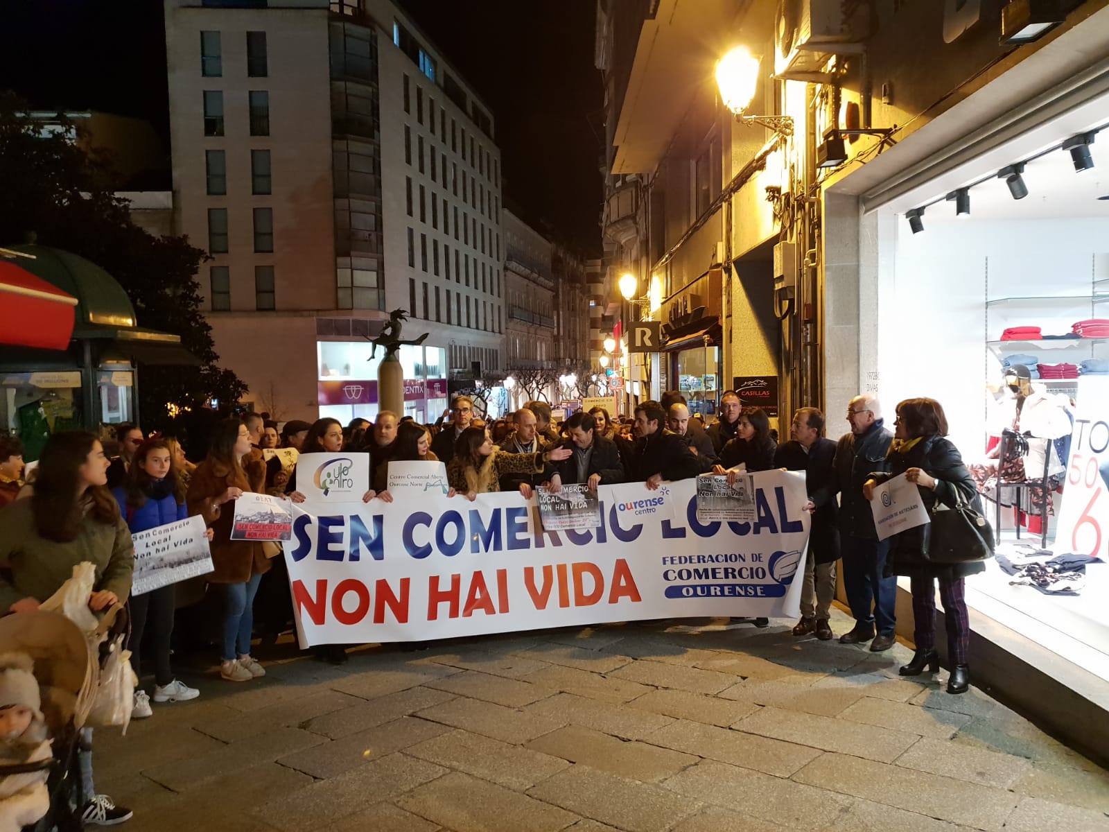 Manifestación ourense apoyo al comercio local