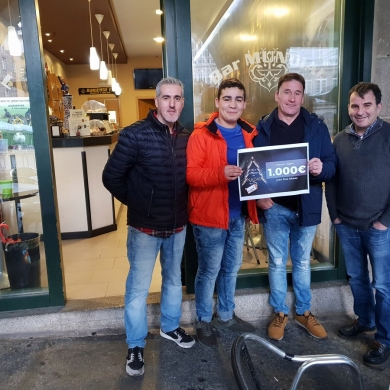 Entrega do cheque regalo 1.000€ campaña de nadal