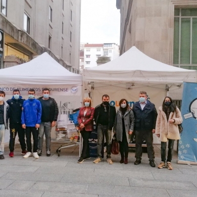 Stand de colaboración con el banco de alimentos de Ourense