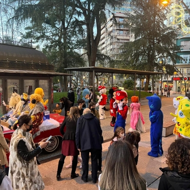 Visita de los reyes magos y personajes de Disney Ourense Centro