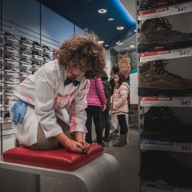 Invasión Zombie Ourense Centro - "Compra sen Medo"