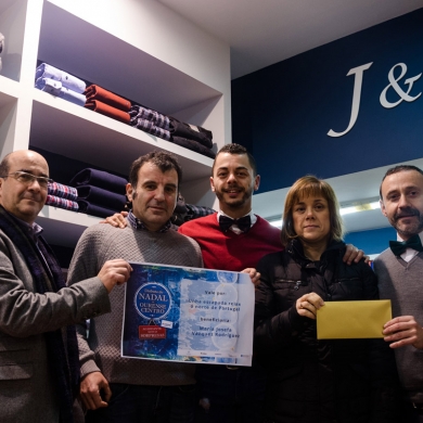 Ourense Centro hace entrega del premio de 'O Xogo do Nadal'